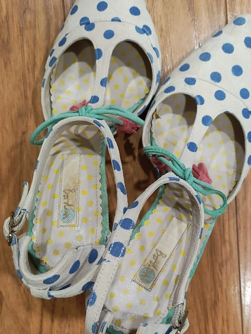 Boden White Pointed-Toe Polka Dot Heels with Blue Dots and Teal Ankle Tie